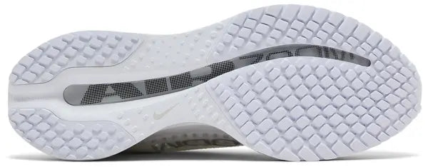 Nike Pegasus Premium ‘White Metallic Silver’ 2025 running shoes with white knit upper, metallic silver accents, and Zoom Air cushioning.