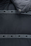 Versace – Elegante schwarze Weste mit Logoband und abnehmbarer Kapuze