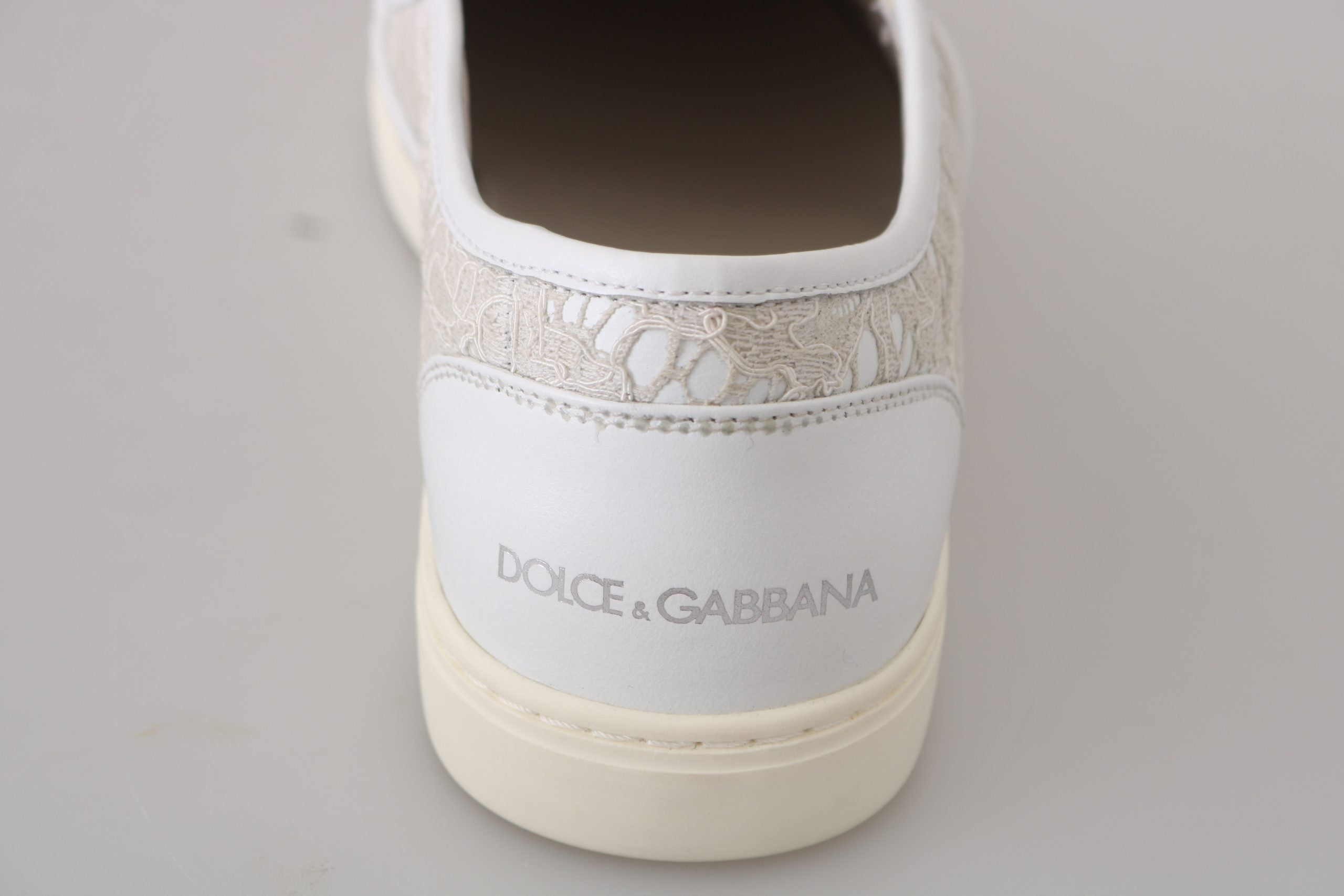 Dolce & Gabbana Elegantes Mocasines Blanco Roto para Mujer