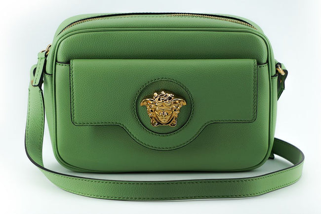 Versace – Elegante Kameratasche aus mintgrünem Leder